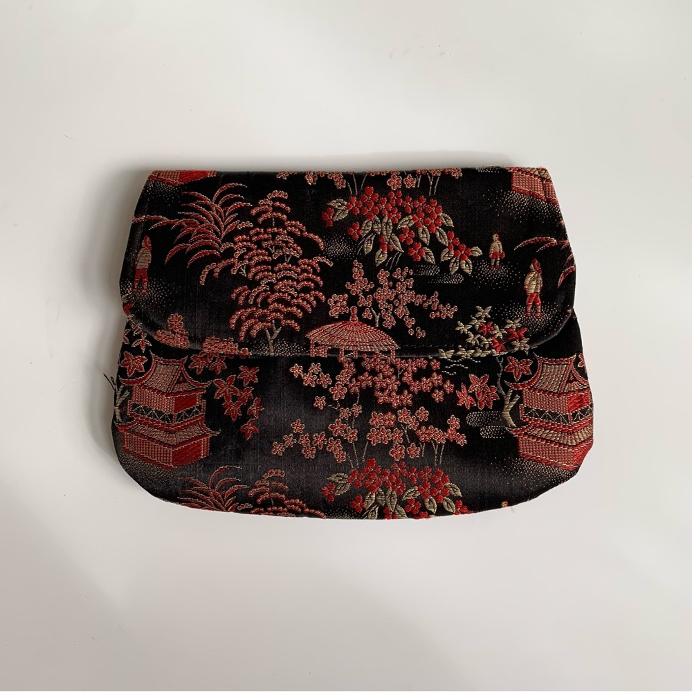 Vintage Chinese Pattern Clutch